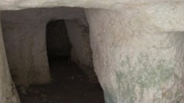 Ecco une delle tombe pluricellulari di Pantalica
