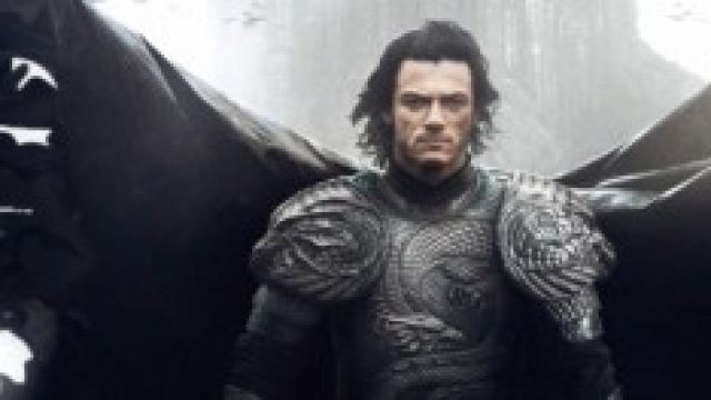 Luke Evans nei panni di Dracula.