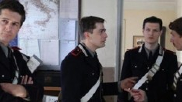 A testa alta, trama e info streaming del film tv