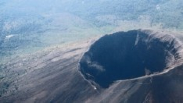 Un'immagine del cratere del Vesuvio