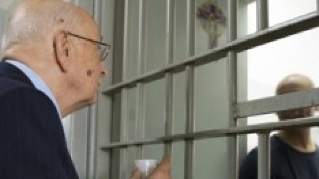 Indulto e amnistia, Napolitano a Poggioreale