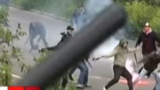 Scontri tra ultras napoletani e romanisti
