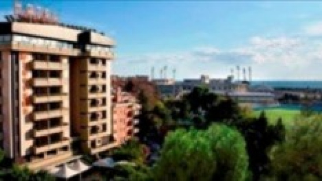 Suicidio dal balcone dell'hotel Panorama