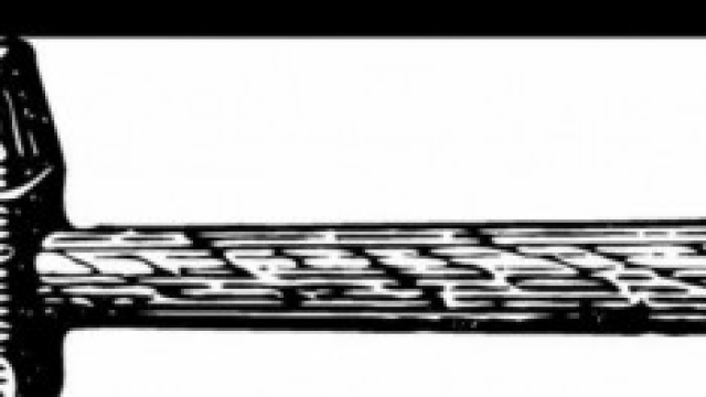 Colombiana prende a martellate statua a Milano