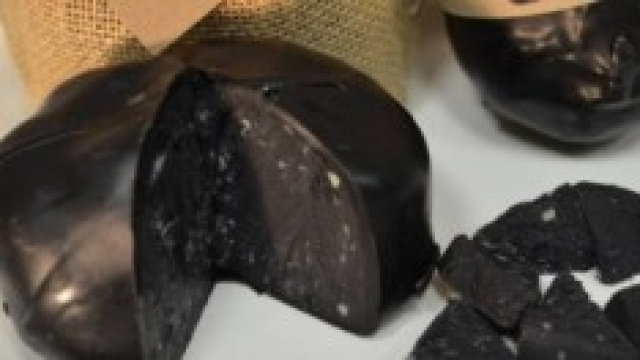 il char coal cheese formaggio al carbone