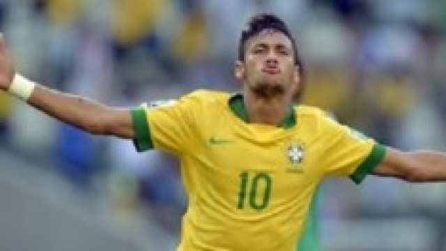 Neymar che esulta dopo un goal