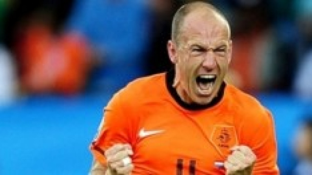 Robben carica i suoi compagni di squadra