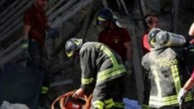 Sventrato un palazzo a Foggia, nella notte