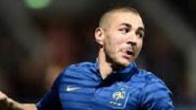Benzema esulta dopo un goal