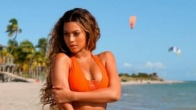 Beyonc&eacute; in spiaggia, foto su Facebook