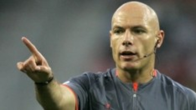 Harry Webb, arbitro inglese.