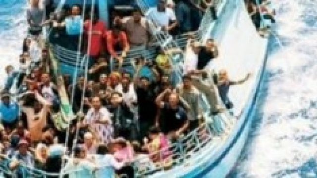 Marina Militare soccorre ennesimo barcone migranti