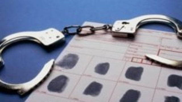 Docenti denunciano falsi stipendi e contributi