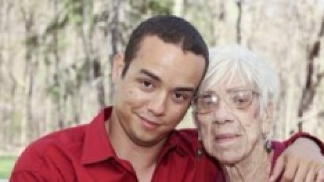 Ecco Kyle Jones con  Marjorie McCool.