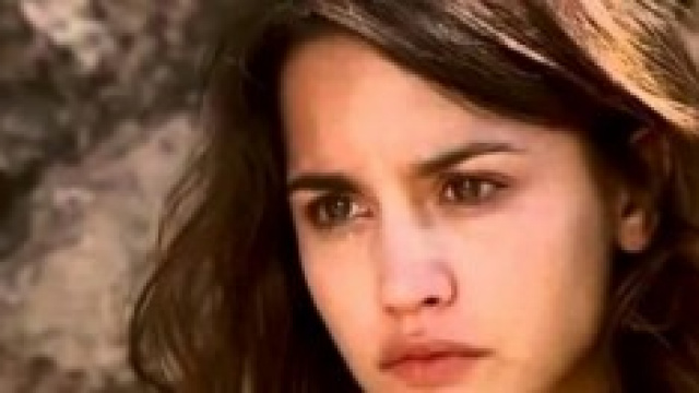 L'attrice Megan Montaner (Pepa)