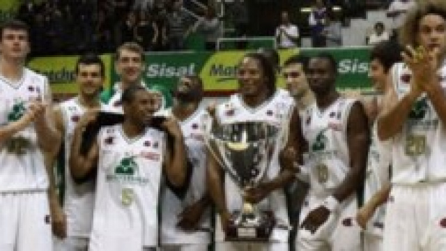 Siena festeggia uno dei suoi trofei.