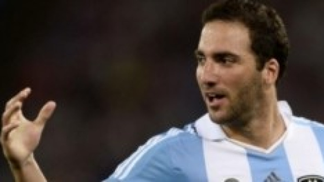 Higuain a caccia del primo goal al Mondiale