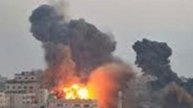 Israele riprende a bombardare.