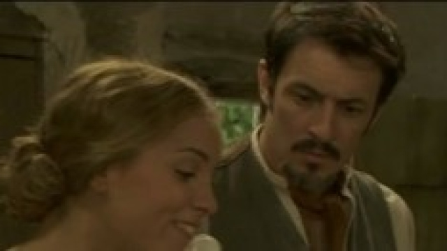 Adolfina continua a provocare Alfonso. 