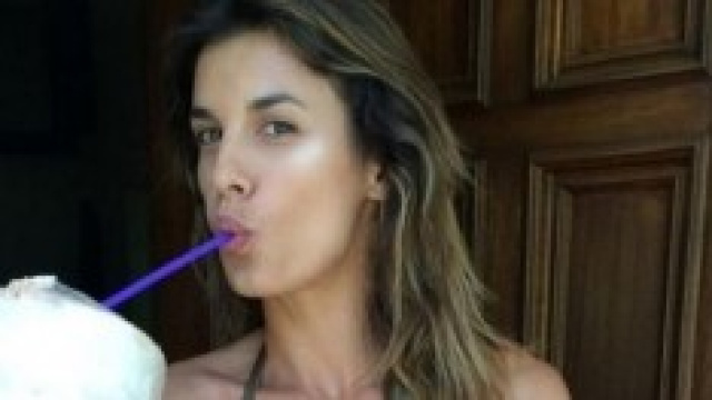 Gossip, Elisabetta Canalis e il 'fuori di seno'