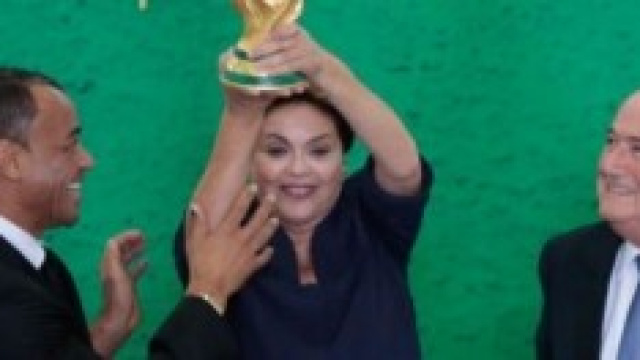 Rousseff tradita dal mondiale casalingo 
