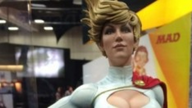 SideShow Collectibles mostra la sua PowerGirl