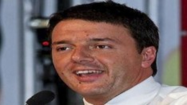 Renzi e Grillo si insultano su Twitter