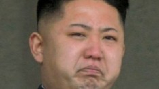 Il presidente Kim Jong-Un mostra disappunto.