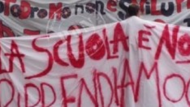 Miur, scuola, aumento ore docenti piano Reggi