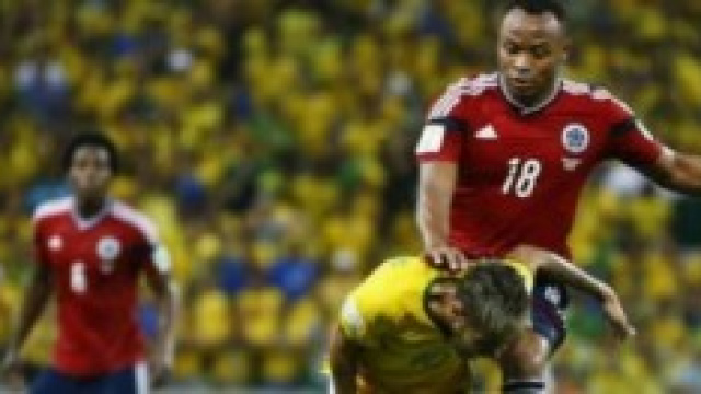 L'entrata di Zuniga su Neymar