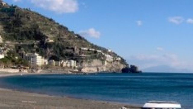 Un'immagine della spiaggia di Maiori