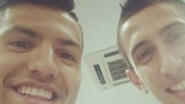 Aguero in un autoscatto con Angel Di Maria,