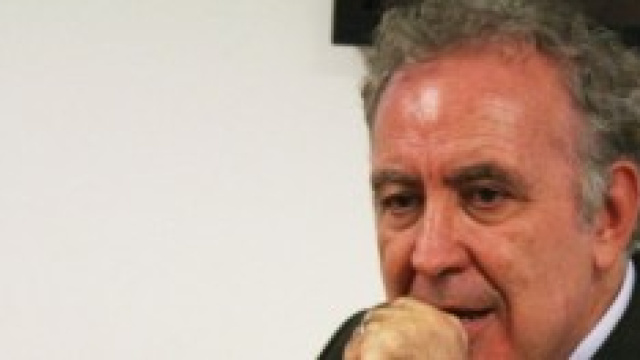 Michele Santoro tratta il suo ritorno in Rai