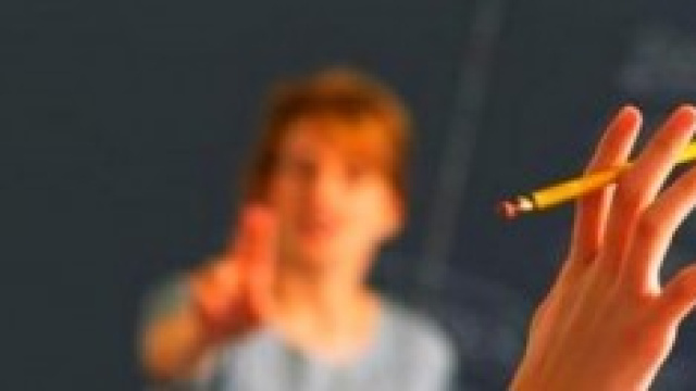  Bisogna pagare per insegnare?