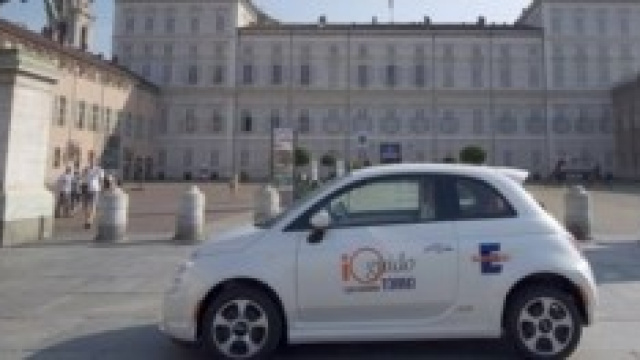 La Fiat 500 elettrica del car sharing di Torino
