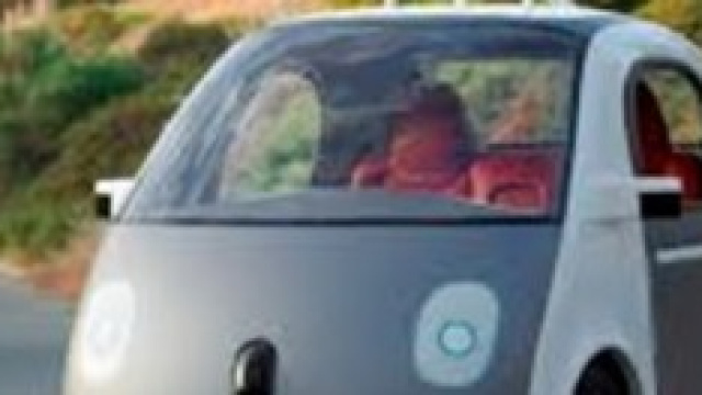 Auto con pilota automatico in Inghilterra dal 2015