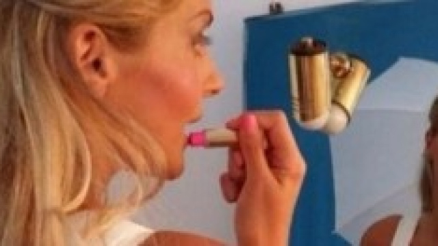 Francesca Cipriani fuori di seno: foto Instagram