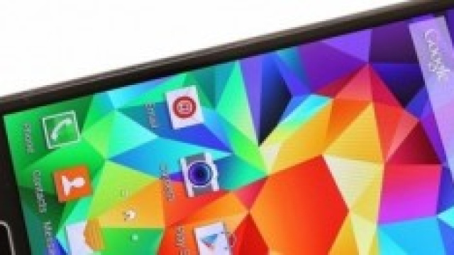 Samsung Galaxy Alpha vs iPhone 6: chi vincer&agrave;?