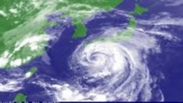 Foto  satellitare Tifone Halong 