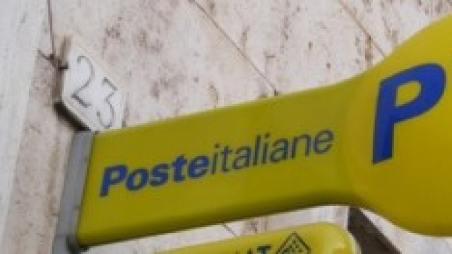 Furgone rapinato dinanzi a ufficio postale