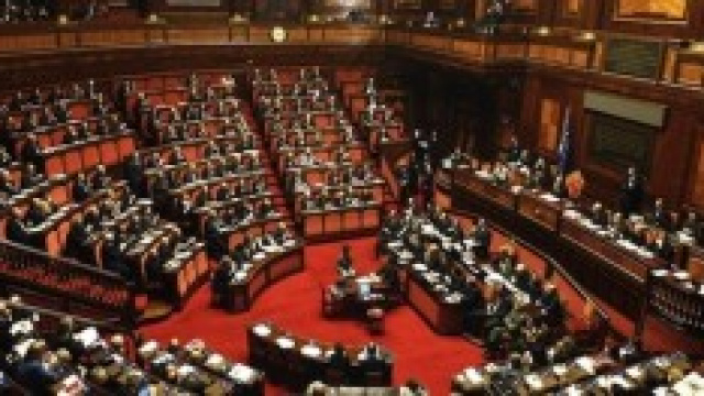 Riforma Scuola 2014, governo Renzi rinvia tutto