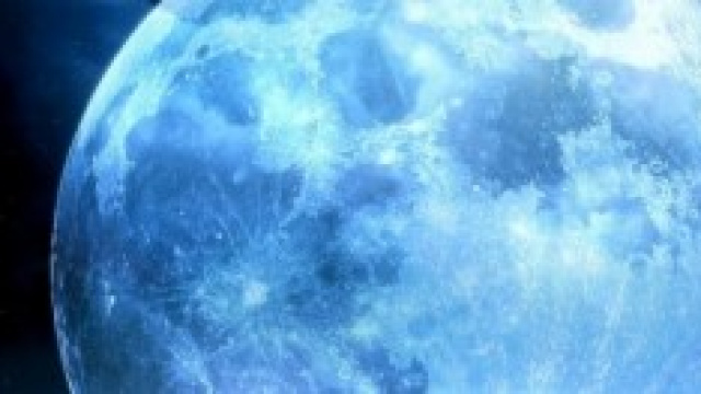 la luna vista dalla terra