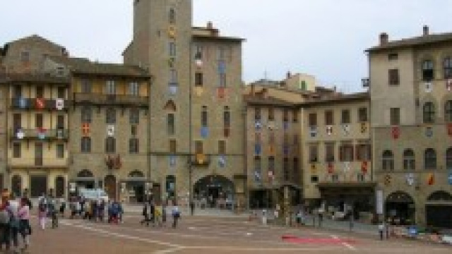 Piazza Grande, resa famosa da 'La vita &egrave; bella'  