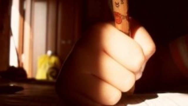 un bambino che disegna: gesto di un paese in PACE