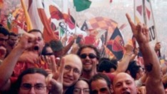Tifosi della Roma in festa per vittoria di ieri.