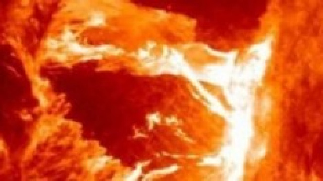 Immagini di una eruzione sulla superficie del Sole