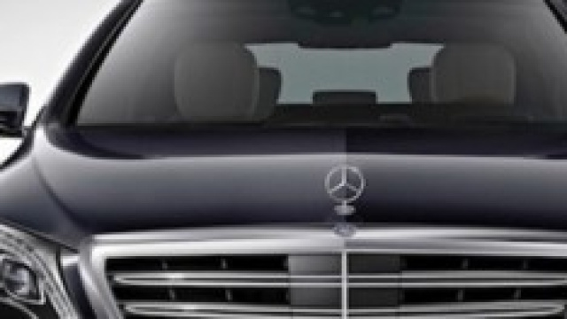 L'ultra lusso Mercedes con S600 Pullman.