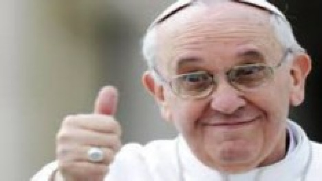 Bergoglio: Giovani attenzione a chat e smartphone
