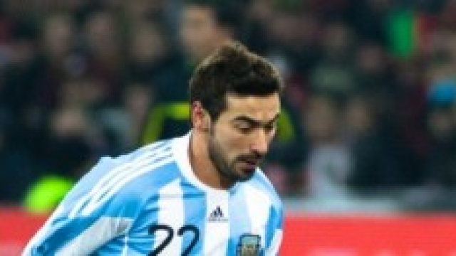 Diffuse in rete foto di Lavezzi e la fidanzata