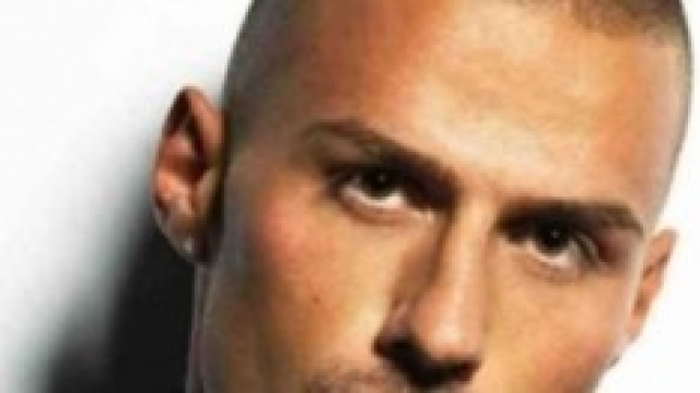 Jack Vanore difende Raffaella Mennoia